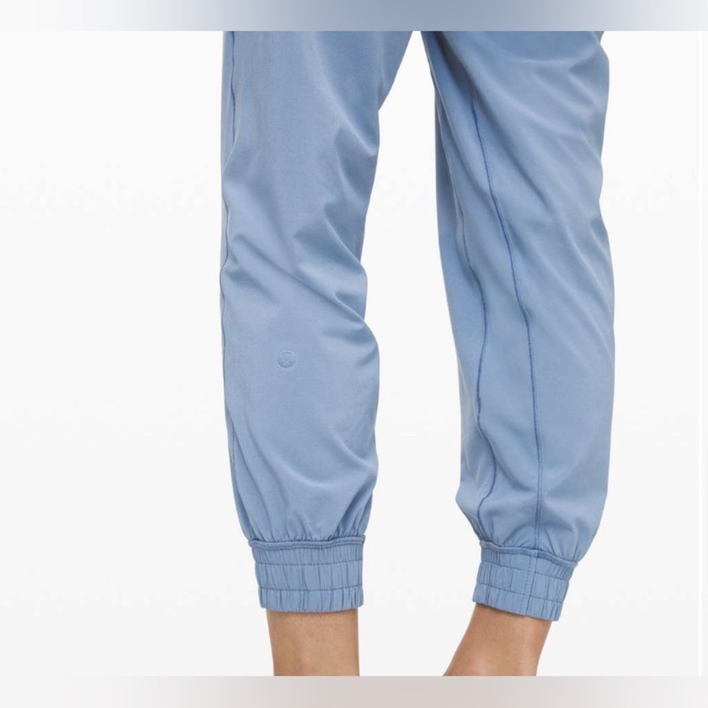 Lululemon “Sun Setter Jogger” Size 4 in Tempest Blue - Picture 3 of 11
